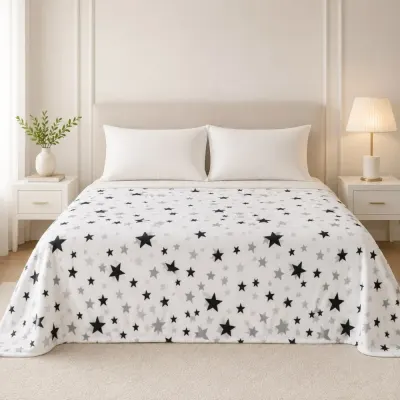 Patura Pufoasa CoCoLiNo (Fleece), 200x230cm, 240gr/mp, Alb, Stelute - Rasfatul Perfect pentru Serile Racoroase