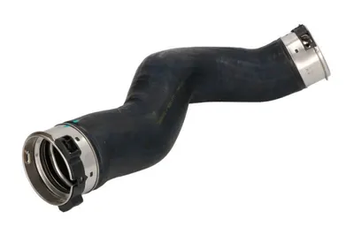 Furtun intercooler Stanga (negru) potrivit BMW 1 (F20), 1 (F21), 2 (F22, F87), 3 (F30, F80), 3 (F31), 3 GRAN TURISMO (F34), 4 (F32, F82), 4 (F33, F83) 1.5D 1.6D 2.0D 09.10