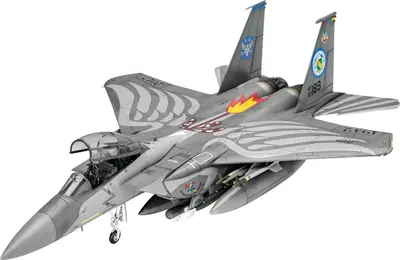 Мodel de asamblat Revell Militar : Luptători - F-15E Strike Eagle (cu accesorii incluse )