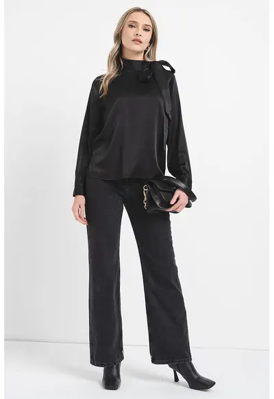 Bluza cu detaliu funda - Negru