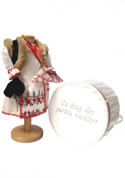 Set Botez Traditional a, Miriam a, 2 piese costumas si cufar brodat