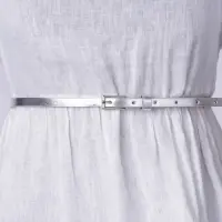 Curea subtire argintie de 0.9 cm, din piele ecologica cu catarama metalica argintie dreptunghiulara