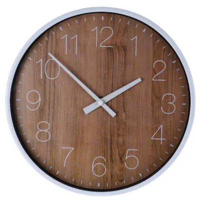 Ceas decorativ de perete, cu aspect de lemn și ramă albă, design modern