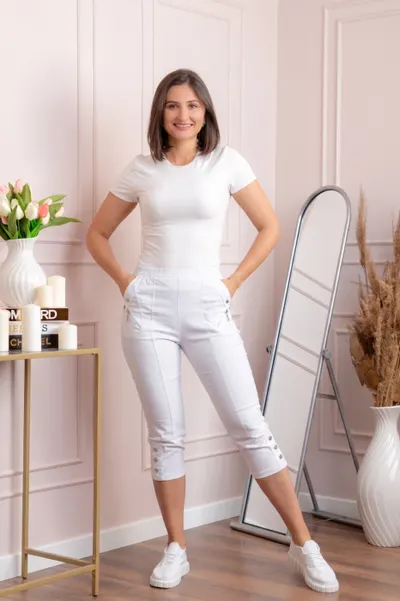Pantaloni dama 3 4 Jenny albi cu talie elastica si fermoare decorative