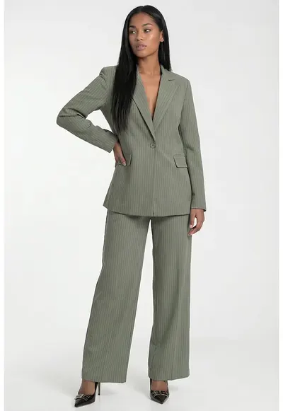 Costum dama M1301 - verde - pantaloni cu talie medie - croiala dreapta - maneci lungi