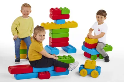 Set de constucție cu 30 de cuburi mari și roți