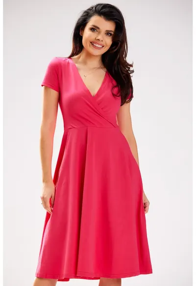 Rochie midi cu maneci scurte si model petrecut
