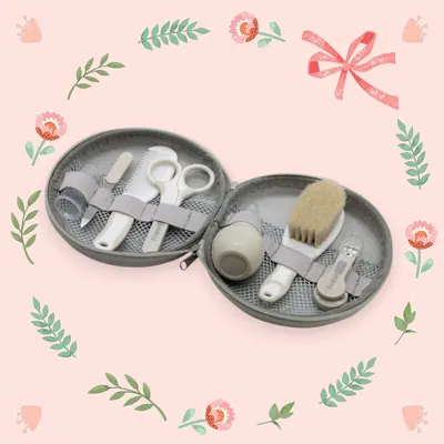 Set ingrijire FreeON, contine aspirator nazal, pila de unghii, unghiera, perie de par, piepene, forfecuta si periuta de dinti pentru deget, 0 luni+
