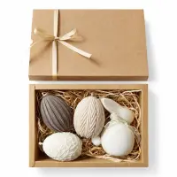 Set cadou Paște cu 3 lumânări ou din ceară de soia și iepuraș ceramic în cutie cadou - Crem–cacao / Neparfumate
