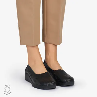Balerini din Piele Naturala Perforata Crl1040 Culoare: Negru