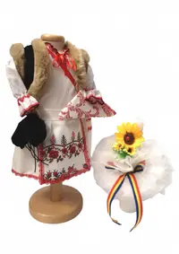 Set Botez Traditional a, Miriam a, 2 piese costumas si lumanare