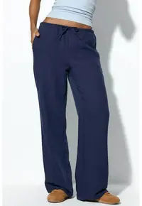 Pantaloni uni cu croiala ampla -