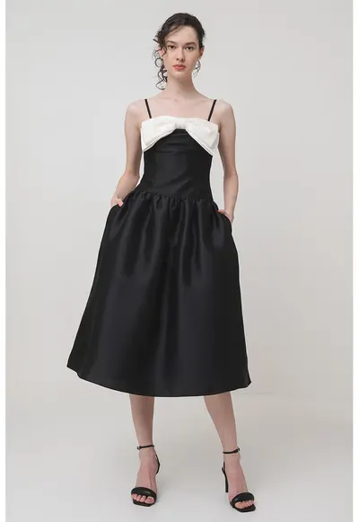 Rochie midi evazata cu funda - Negru