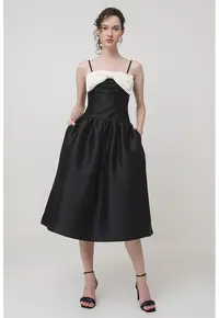 Rochie midi evazata cu funda - Negru