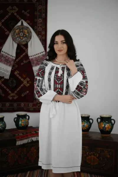 Rochie traditionala Sandica