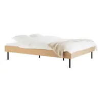 Pat matrimonial în culoare naturală din placă aglomerată de lemn cu aspect de lemn de stejar fără tăblie cu somieră 140x200 cm Streiko – noo.ma