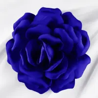 Brosa floare albastru electric satinata cu diametru de 15 cm, cu clips pentru par