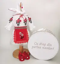 Set Botez Traditional a, Costum Traditional Muna 3 - 2 piese costumas si cutie botez