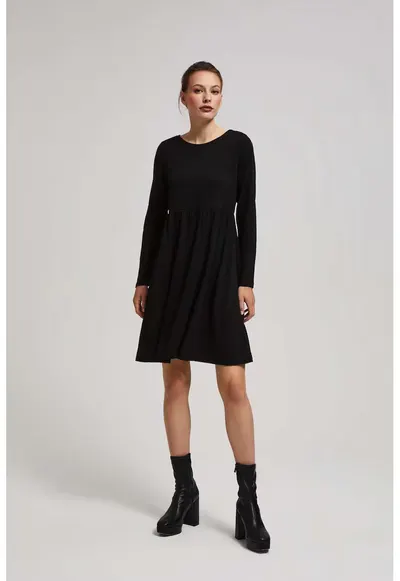 Rochie Neagra cu Maneci Lungi si Fusta Evazata - Negru