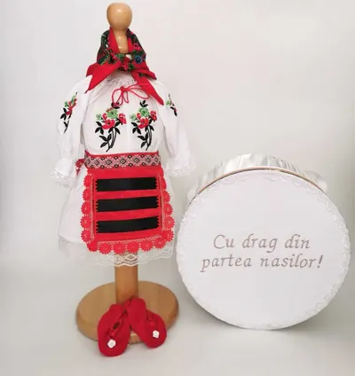 Set Botez Traditional a, Costum Traditional Muna 9 - 2 piese costumas si cutie botez