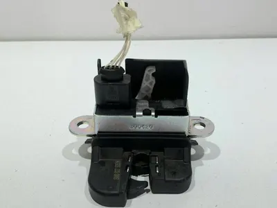 Broasca capota spate 5M0827505H Volkswagen Golf 5 Plus (2004-2008)