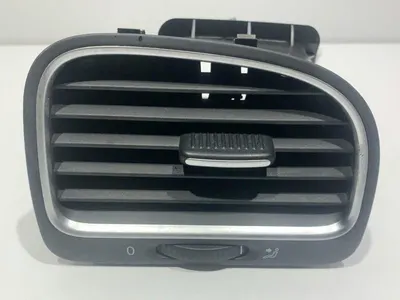 Grila ventilatie dreapta fata 5K0819704K Volkswagen Golf 6 (2008-2013)