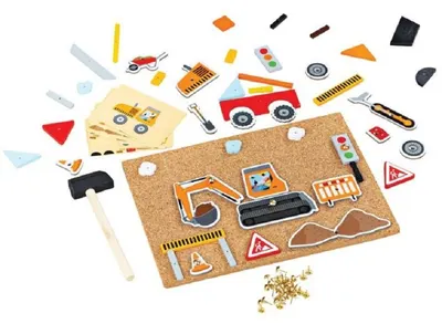 Joc creativ pentru copii Bigjigs - Constructor, su tabla din pluta si ciocan
