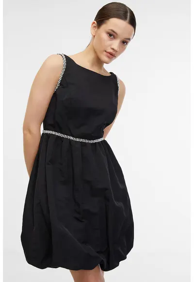 Rochie cu aplicatii cu strasuri - Negru