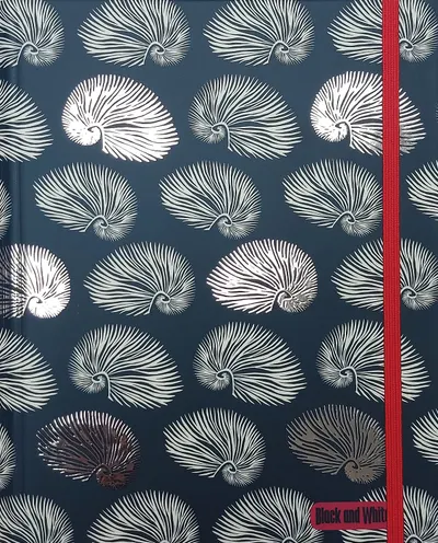 Caiet Black&White Shells - B5, 100 Coli, rânduri largi