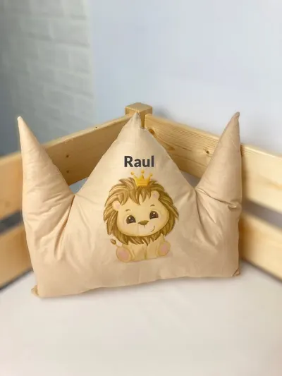 Perna decorativa personalizata Coronita