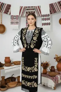 Costum Popular cu broderie traditionala Sidonia 5