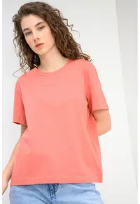 Tricou cu decolteu la baza gatului si logo Floris - Roz somon