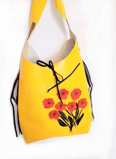 Geanta lemon handmade din piele naturala ,cu maci ,unicat