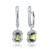 Cercei din aur alb cu turmaline verzi de 1.23ct si diamante baguette si rotunde de 0.39ct