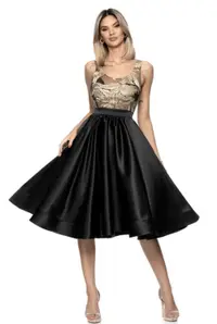 Rochie neagra din tafta prevazuta cu dantela in partea superioara