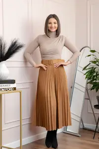 Fusta midi plisata Delilah din piele intoarsa ecologica cu centura in talie - Camel