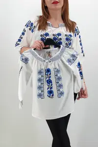 Ie traditionala fetite Antonela 2