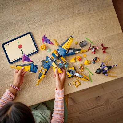 LEGO Ninjago - Superavionul cu reactie al lui Ras si Arin (71833)