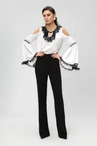 Bluza alba eleganta din vascoza cu umeri goi si maneci clopot