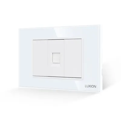 Priza Internet 1M + 2 Taste False LUXION cu Rama din Sticla, Standard Italian, 3M