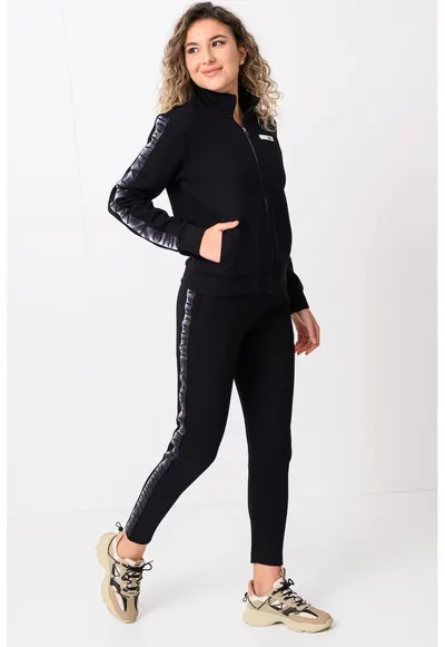 Trening slim fit cu banda logo - Negru
