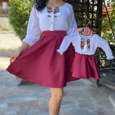 Rochita stilizata cu motive traditionale Vladuta