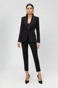 Compleu elegant negru format din pantaloni cu talie inalta si sacou cambrat