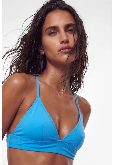 Sutien cu cupe triunghiulare si model uni - Albastru deschis