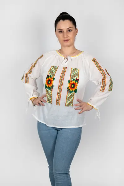 Ie Traditionala cu Flori 2