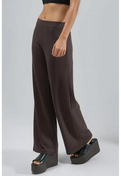 Pantaloni dama - drepti - talie elastica - maro nuc - textil