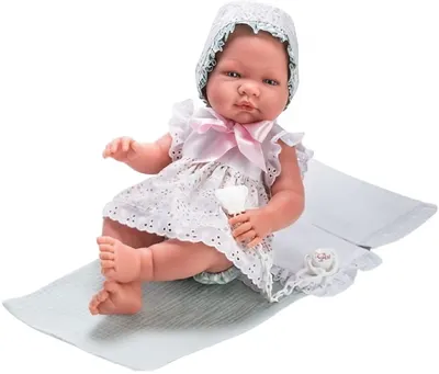 Păpuşă bebeluş Asi Dolls - Maria, cu rochie, pătură și pernă, 43 cm