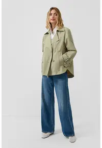 Trenci scurt cu buzunare