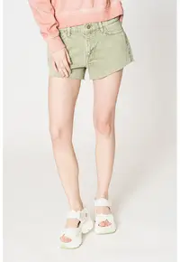 Pantaloni scurti de denim cu terminatii franjurate - Verde sparanghel