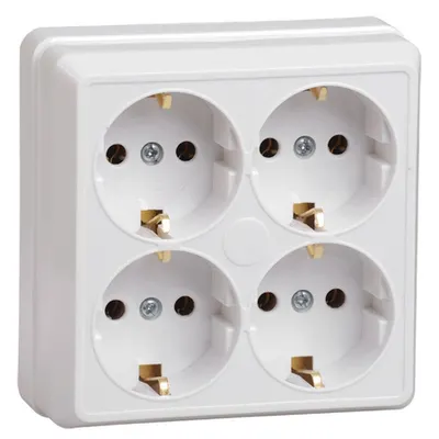 RS24-3-oB Quadriple-prizawith grounding contact 16A OKTAVA (Alb)